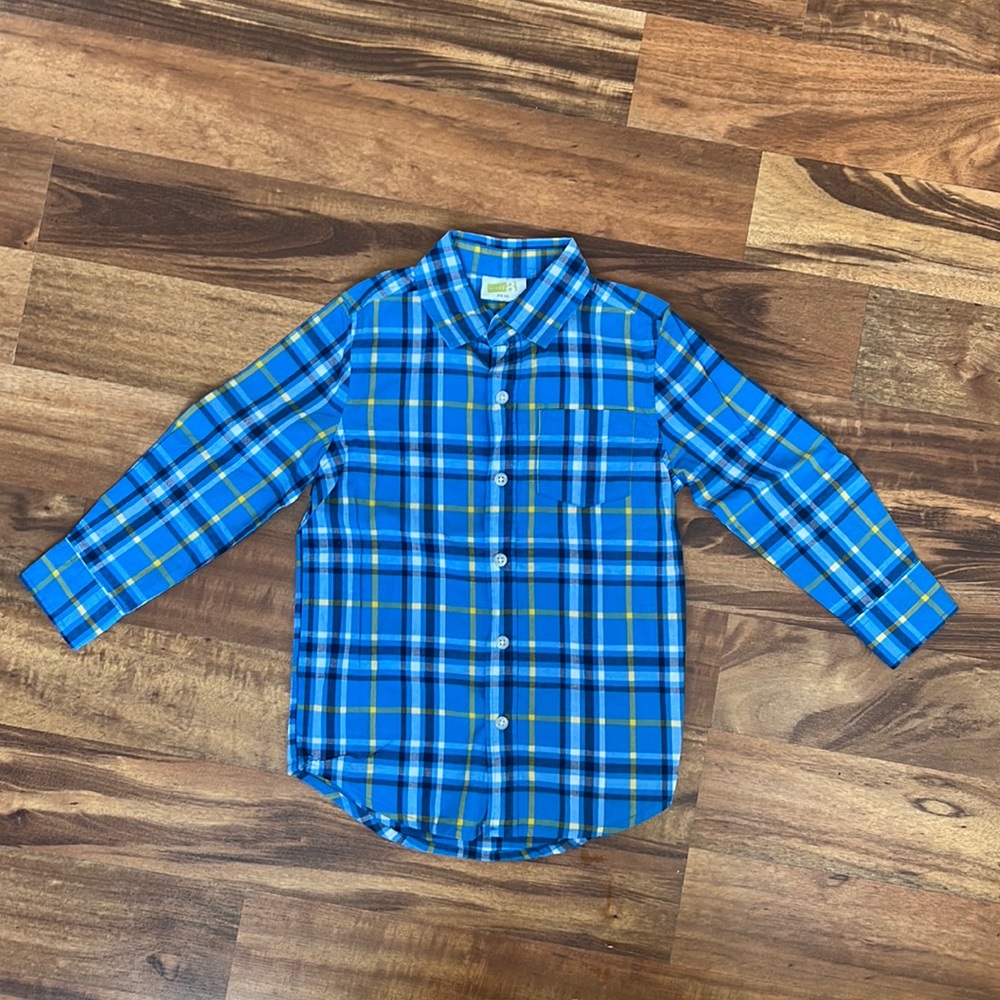 NWOT boys crazy 8 button short. Xs size 4